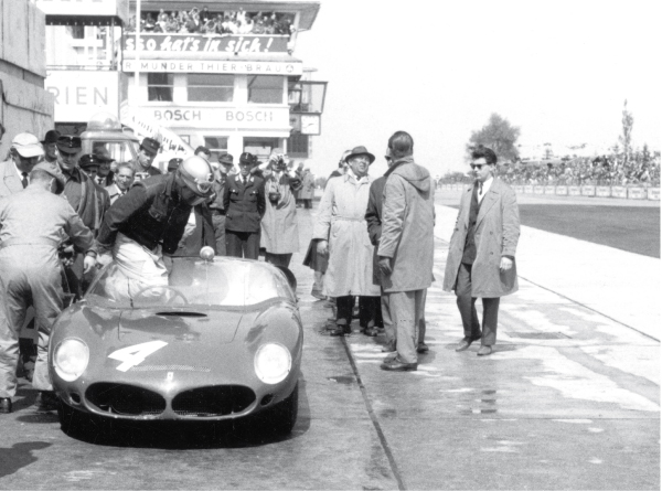 Graf Trips Ferrari 246SP Training zum ADAC 1000 km Rennen auf dem Nürburgring 1961