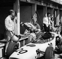Grand_Prix-Debüt_des_Honda_RA271_mit_dem_Ronnie_Bucknum_beim_Großen_Preis_von_Deutschland_1964